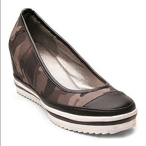 2 Lips Too - Camp Wedge - Women’s Size 8